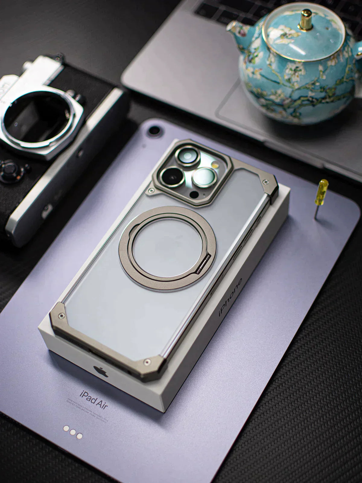 Shetchix Mecha Assembled Magnetic Fulcrum Bracket Case 15proMax Aluminum Alloy iPhone Case High-end Metal Simple Half case